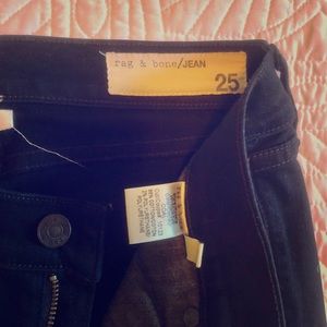 Rag & Bone dark denim size 25 skinny Jean